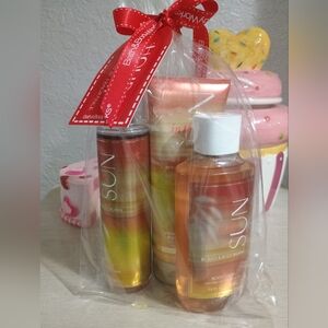 Bath & Body Works In The Sun Body Wash Set - Orange and Yellow